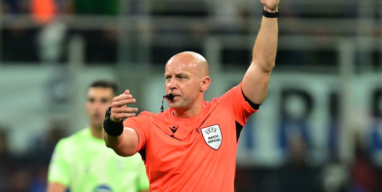 Argentina ya conoce al árbitro de su debut mundialista: vuelve Marciniak, el juez de la final de Qatar 2022