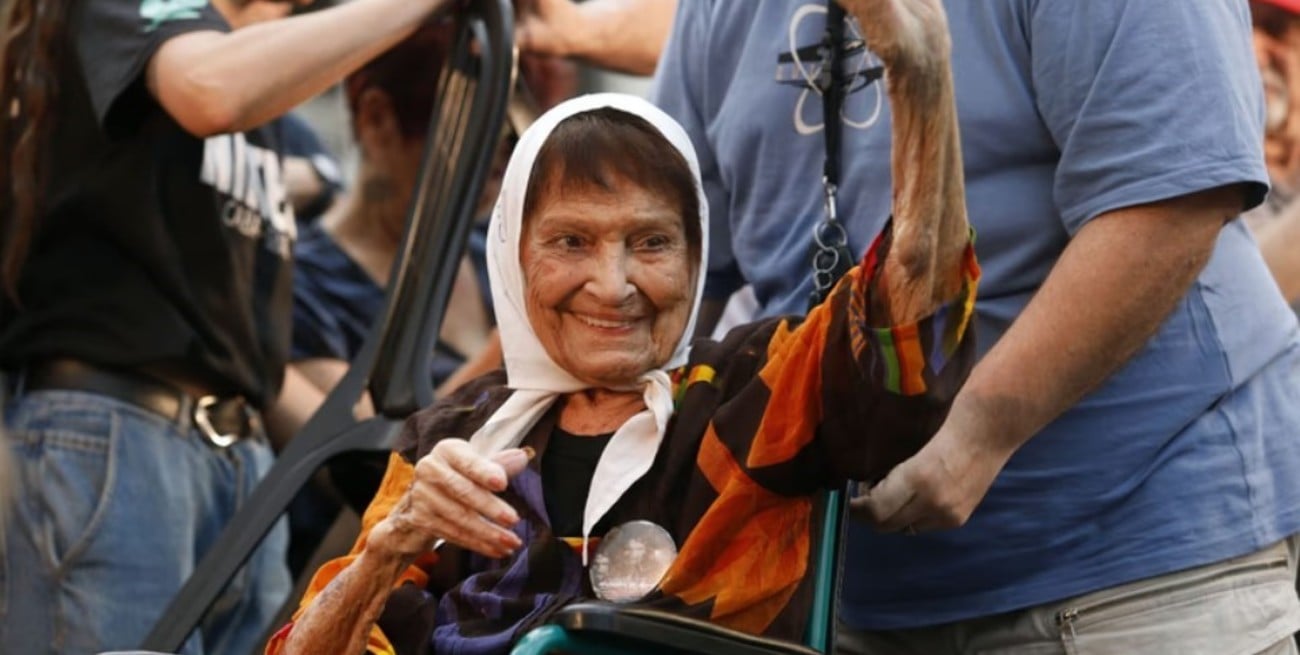 Murió Taty Almeida, presidenta de Madres de Plaza de Mayo Línea Fundadora