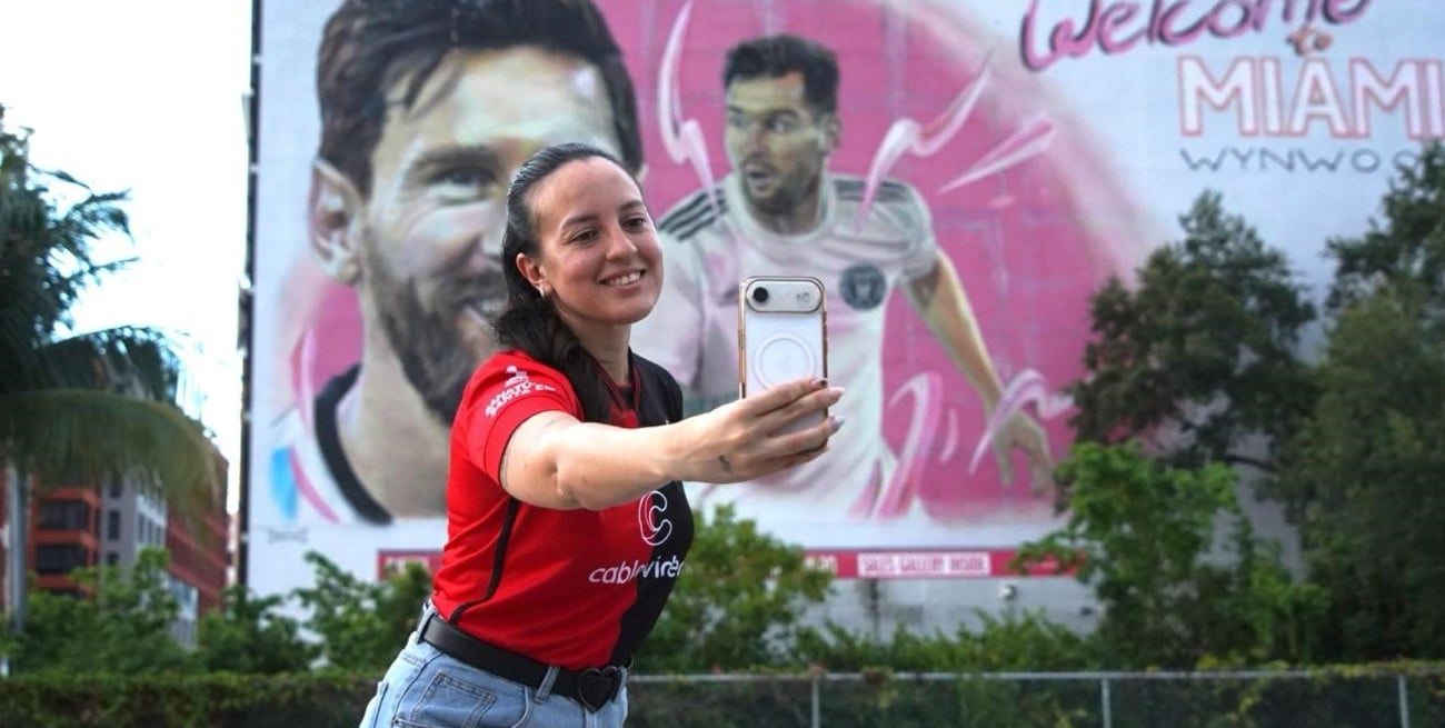 Messi y su mural, en Miami, que El Litoral
conoció con una santafesina de Las Flores