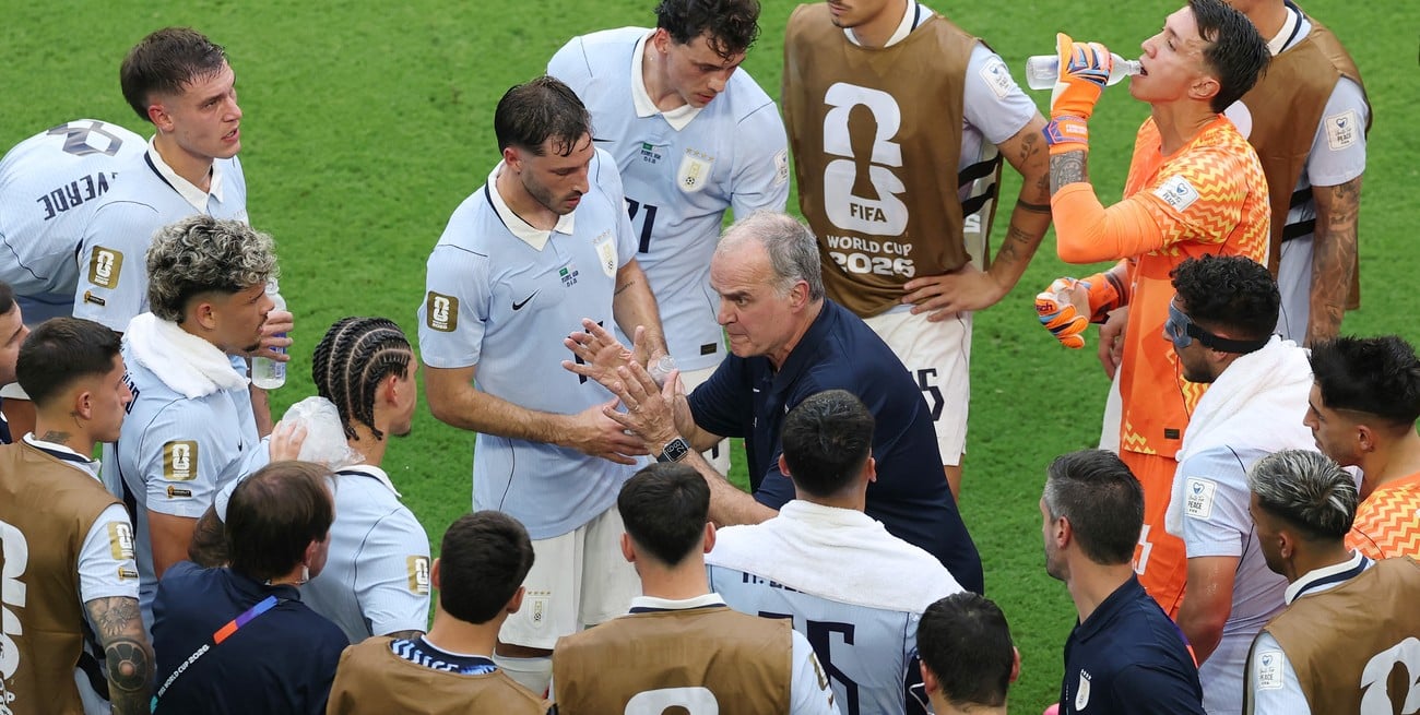 "No soy modelo", la particular declaración de Bielsa por las fotos oficiales de Uruguay