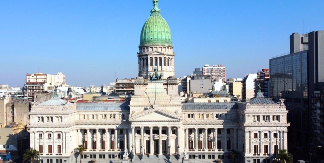 Entidades de usuarios critican compensación de pasivos para las privadas Edenor y Edesur
