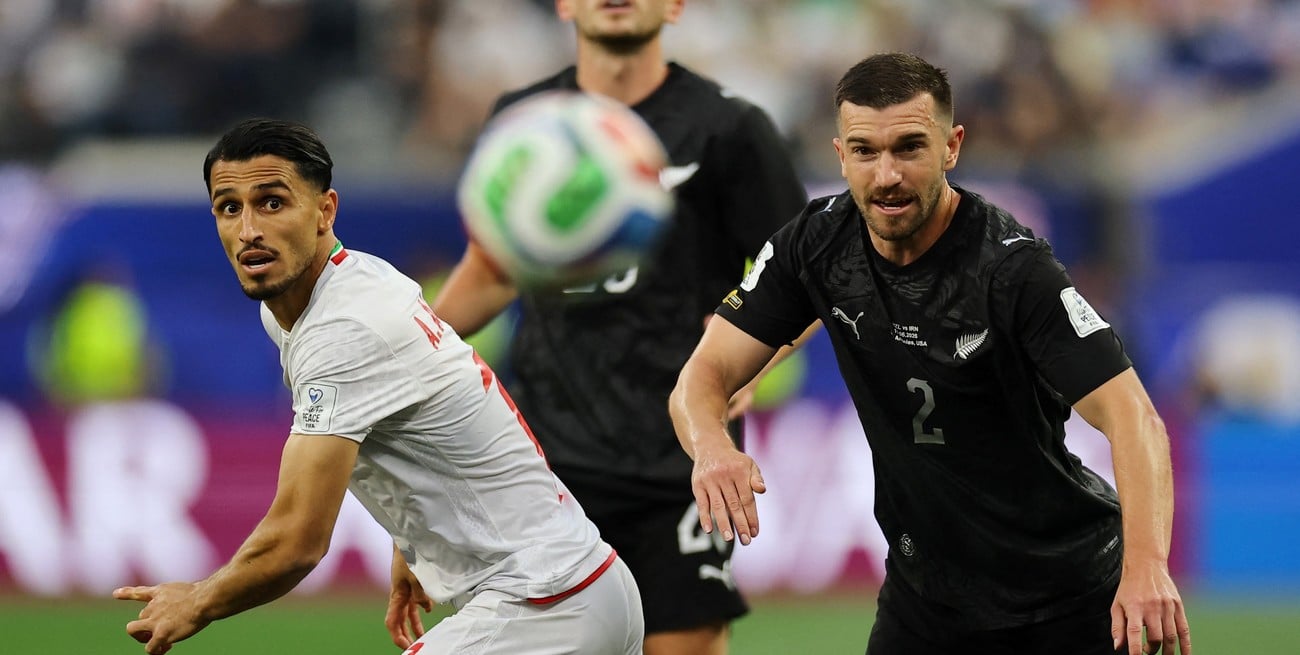 Irán y Nueva Zelanda empataron 2-2 en un vibrante debut