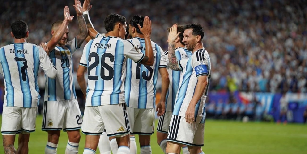 Ganó Argentina 3-0 y Messi jugó como lo que es: un dios