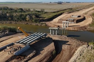 Esta primera etapa está a cargo de la firma Vial Agro S.A y cuenta con una inversión provincial superior a los 40 mil millones de pesos.