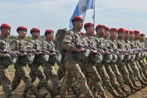 El Gobierno creó un nuevo suplemento por título para las Fuerzas Armadas. 