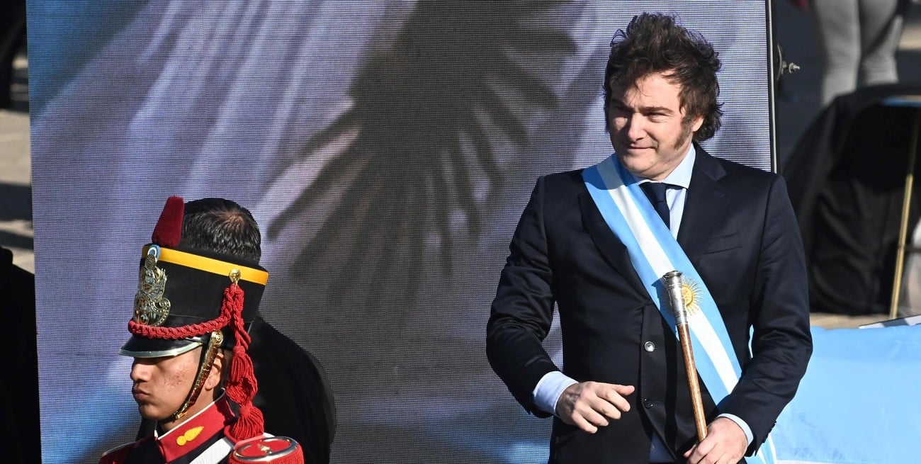 Milei llega a Rosario en medio de la polémica con Adorni y la distancia con Villarruel
