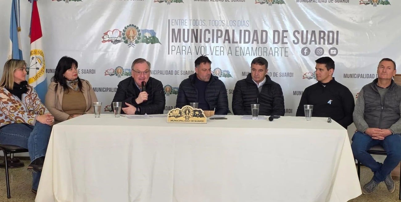 Michlig entregó aportes por más de $69 millones y anunció avances en la Ruta Provincial 23