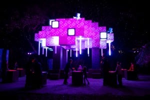 Combinando tecnología de punta con los paisajes más icónicos del juego, los visitantes podrán recorrer ocho biomas reales. Foto: Gentileza Minecraft Experience