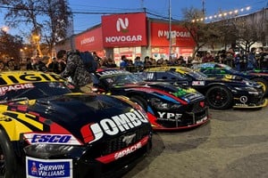 El Turismo Carretera disputará en el Circuito San Juan Villicum la décima edición del Desafío de las Estrellas, con 53 pilotos, grilla por sorteo y una final de 66 vueltas. 