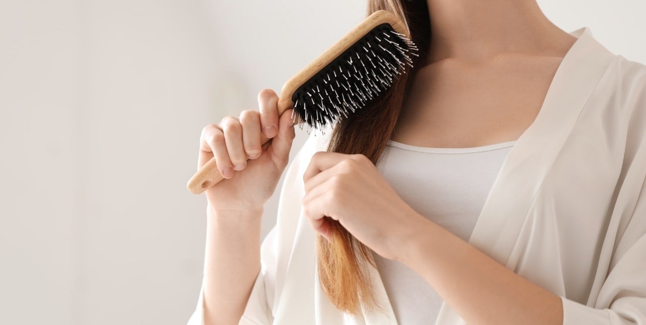 Qué hacer antes de dormir para tener un cabello más fuerte y saludable