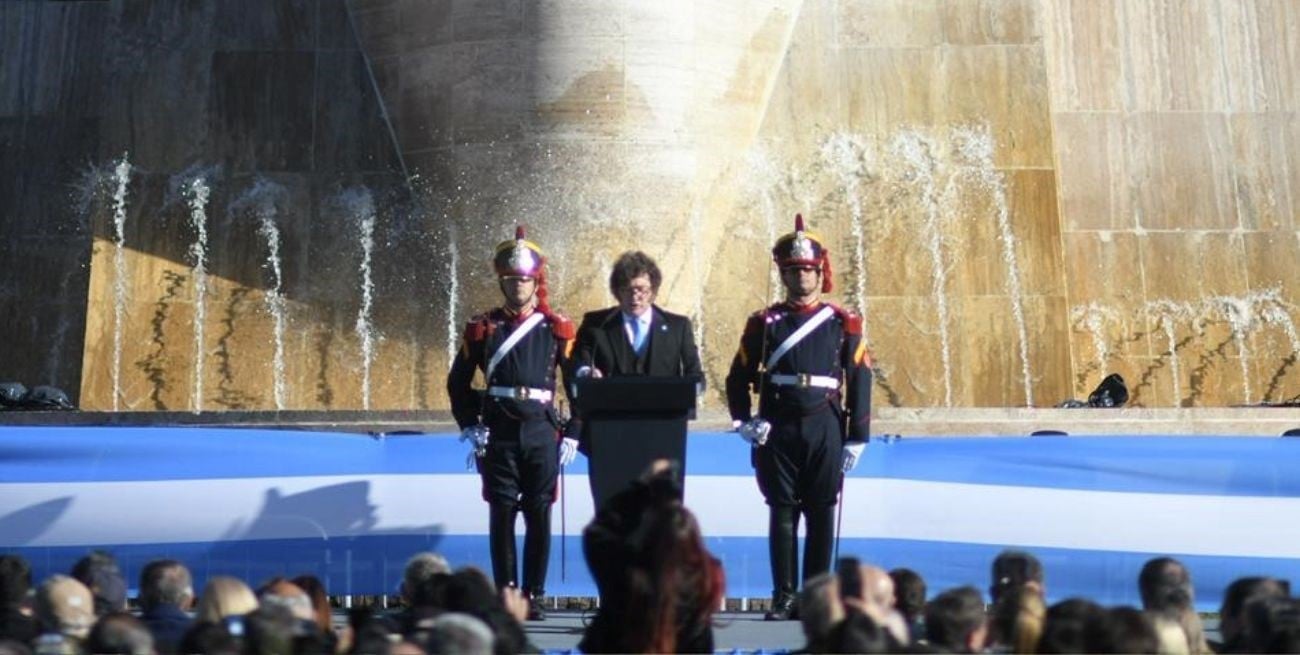 En Rosario, Milei definió a Belgrano como
“un pionero de las ideas de la libertad”
