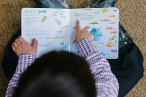 La nueva legislación no plantea un rechazo absoluto a la innovación tecnológica, sino una regulación basada en la madurez biológica y académica de los alumnos. 