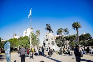 El nombre Plaza San Martín fue impuesto en 1871 y aloja el histórico monumento inaugurado en 1902. Foto: Gentileza