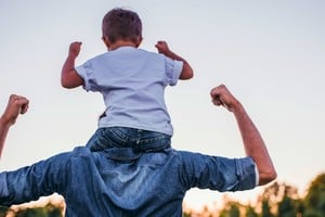 La paternidad aparece como un momento de transformación profunda en la vida personal.
