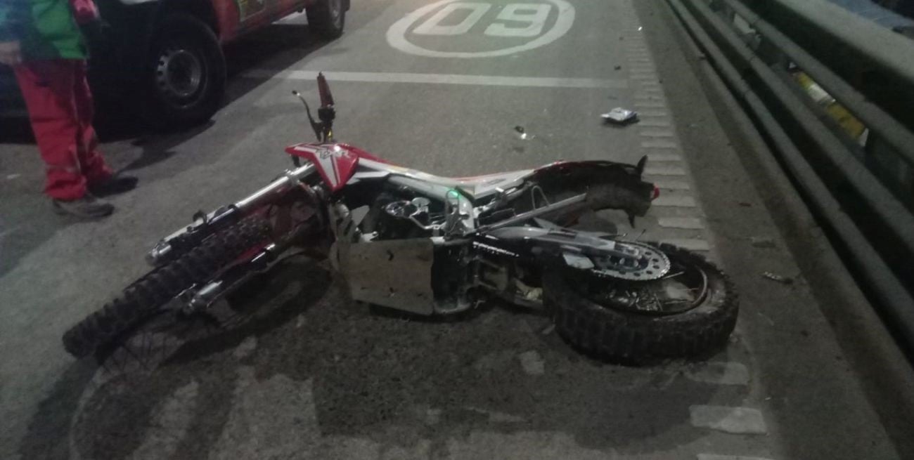 Murió un motociclista de 41 años tras un choque en la Autopista 9 de Julio Sur