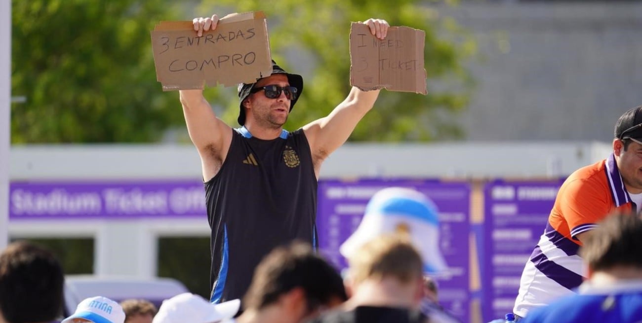 “Compro entrada”, un cartel que muestra la fiebre por Argentina en el Mundial
