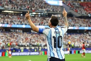 El 10 argentino, figura destacada de los dos primeros juegos. Reuters.