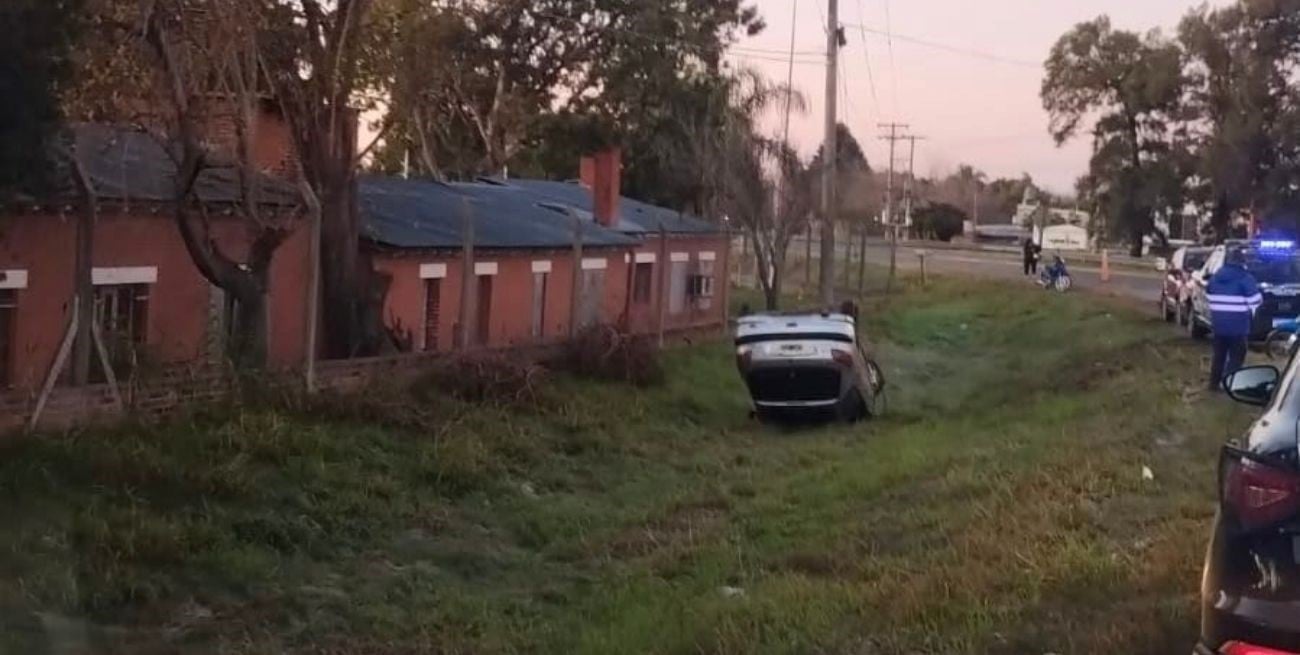 Volcó un automóvil en el acceso de la Ruta 168 a la Ruta Provincial 1