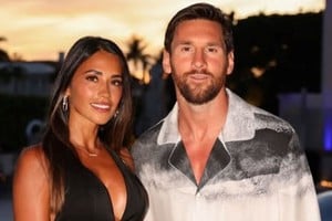Antonela Roccuzzo saludó a Lionel Messi por su cumpleaños con un mensaje cargado de amor.