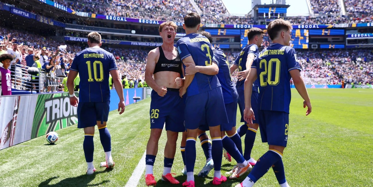Bosnia goleó a Qatar, pero deberá esperar para saber si clasifica a los dieciseisavos