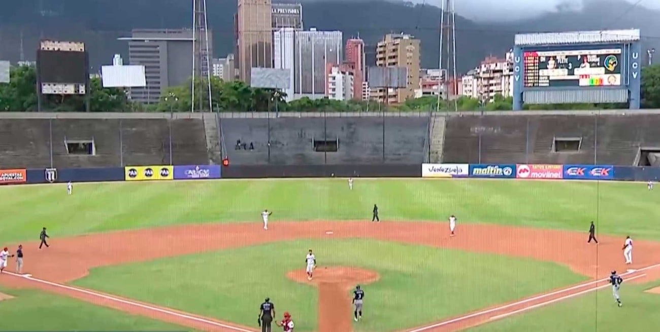 Escenas de pánico en un partido de beisbol en medio del doble terremoto en Venezuela