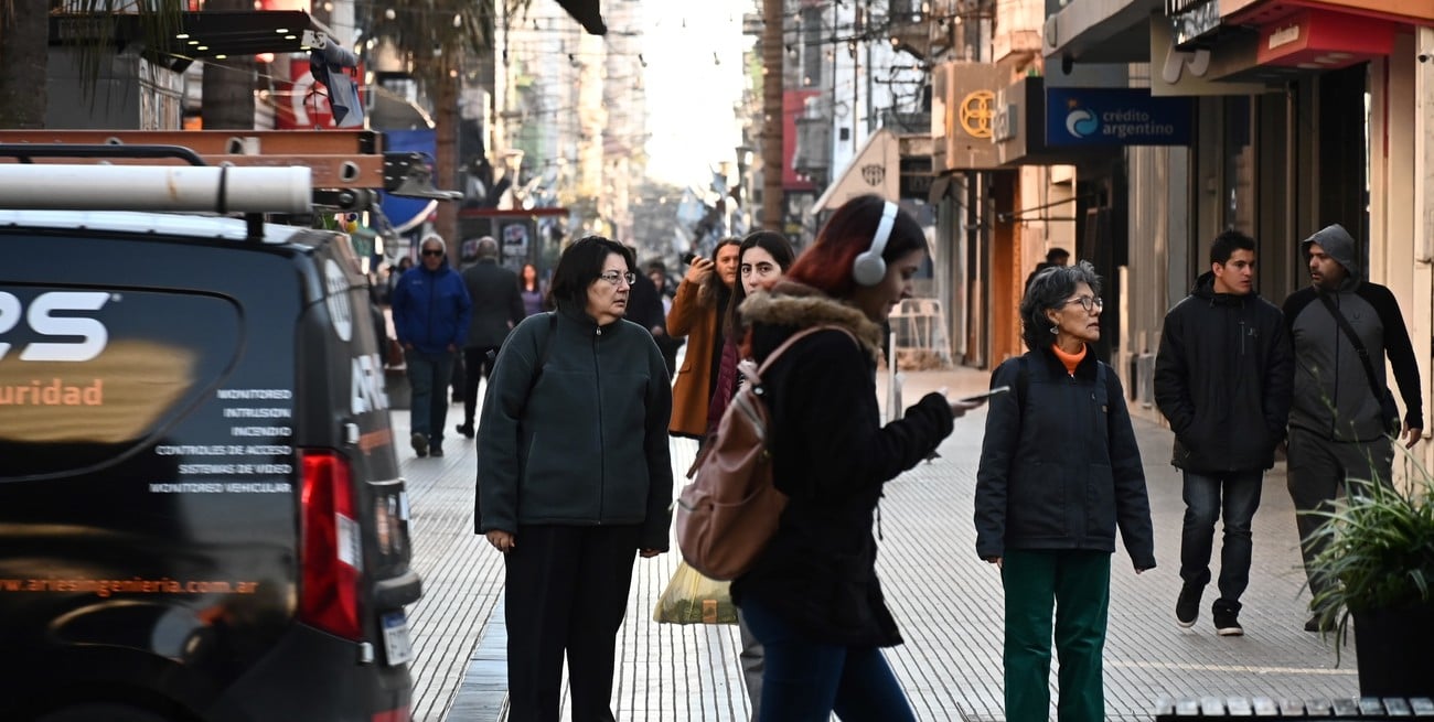 Jueves frío pero con sol en la ciudad de Santa Fe