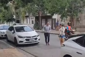 La pelea del verano de 2025 quedó registrada por cámaras de privados. Foto: Archivo
