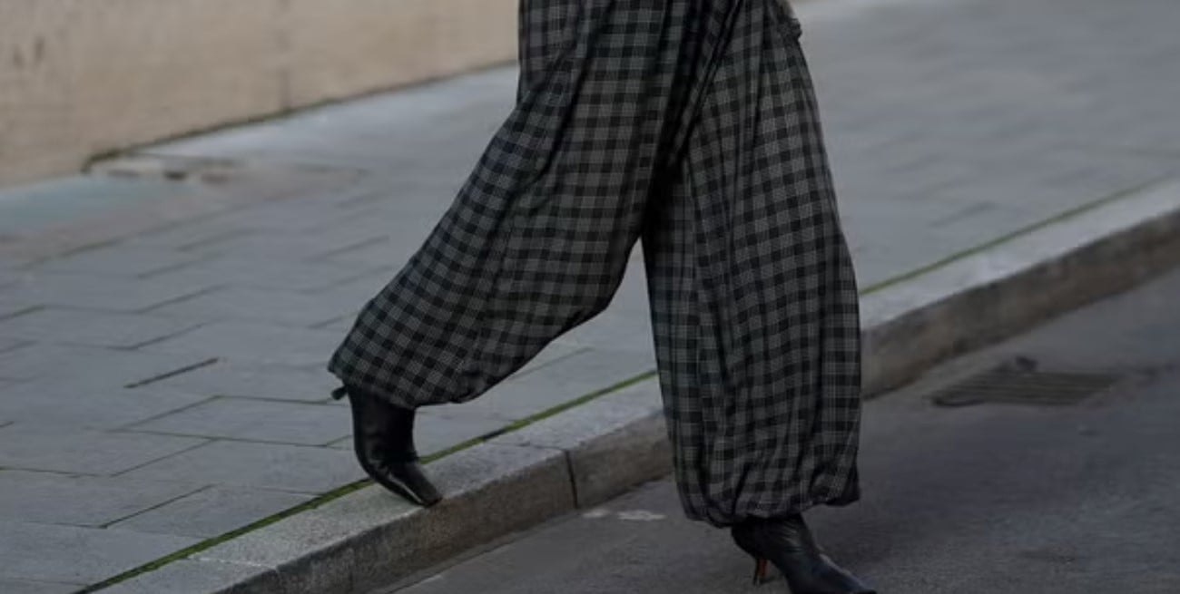 Los pantalones a cuadros se consolidan como la prenda imprescindible del año para renovar tus looks