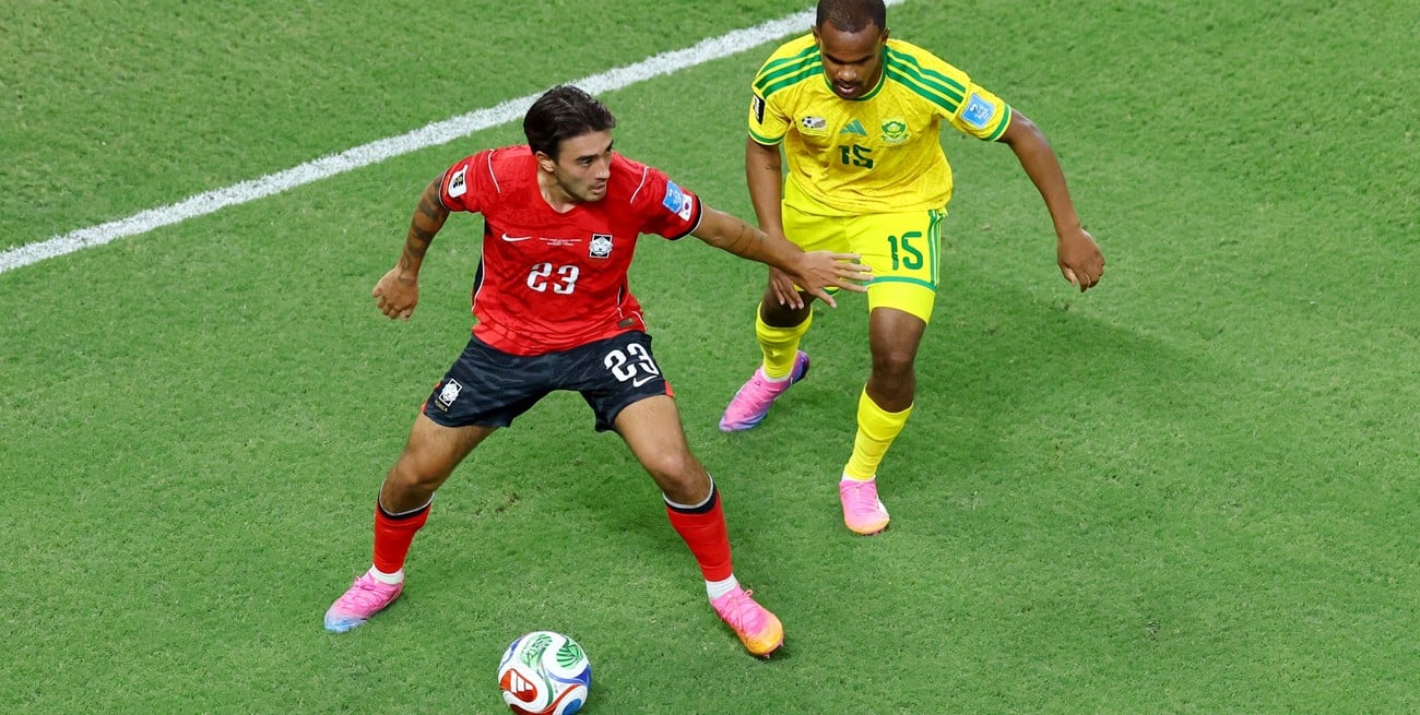 Sudáfrica venció 1-0 a Corea del Sur y clasificó por primera vez a la segunda fase