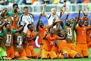 Los marfileños hicieron historia clasificando a la segunda fase del Mundial.