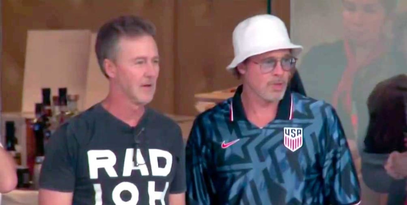 Edward Norton y Brad Pitt compartieron palco y revivieron el clásico del cine "El club de la Pelea"