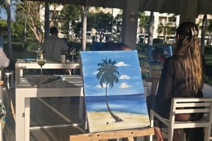 La experiencia de descanso incorpora talleres de pintura.