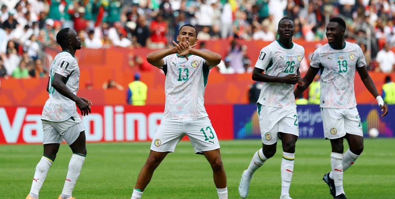 Senegal goleó a la debil Irak y tiene muchas chances de estar en 16vos de final