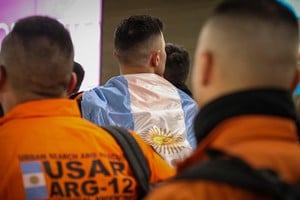 Llegaron los aviones argentinos con brigadistas. Foto: Ministerio de Seguridad.