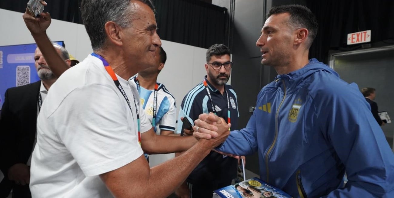 Scaloni, la leyenda de Macaya Márquez
y el libro de El Litoral que prometió leer
