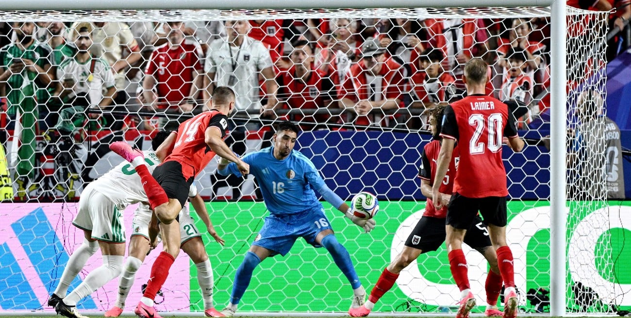 En un partido emocionante, Austria y Argelia empataron y se clasificaron a 16vos de final