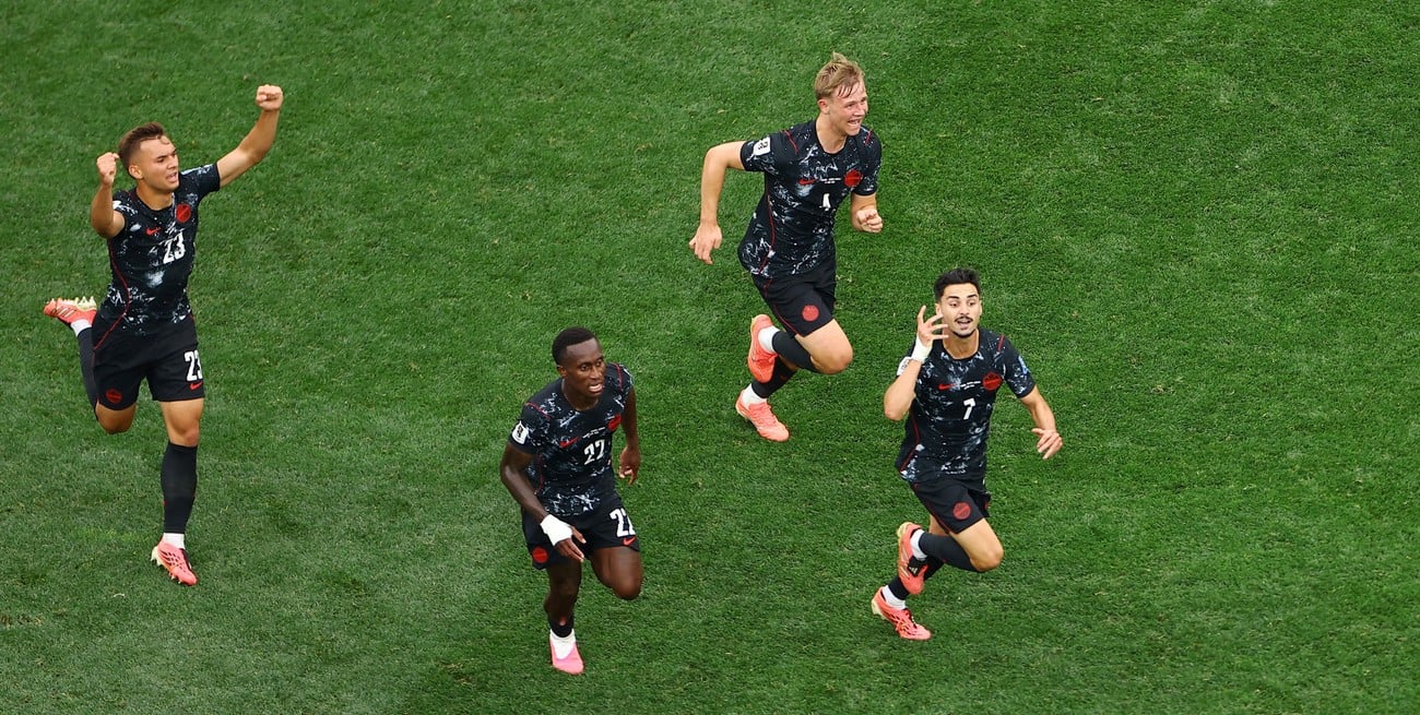 Con un gol agónico, Canadá venció a Sudáfrica y se metió en octavos del Mundial