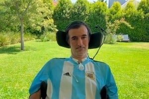 Esteban Bullrich y su ejemplo. "En ese hombre agobiado por una enfermedad implacable se mantiene viva esa indignación moral que muchos de sus correligionarios han abandonado en nombre de realismos cínicos, o lisa y llanamente de beneficios y privilegios políticos obtenidos en las estufas y braseros del calor oficial", dice el autor.