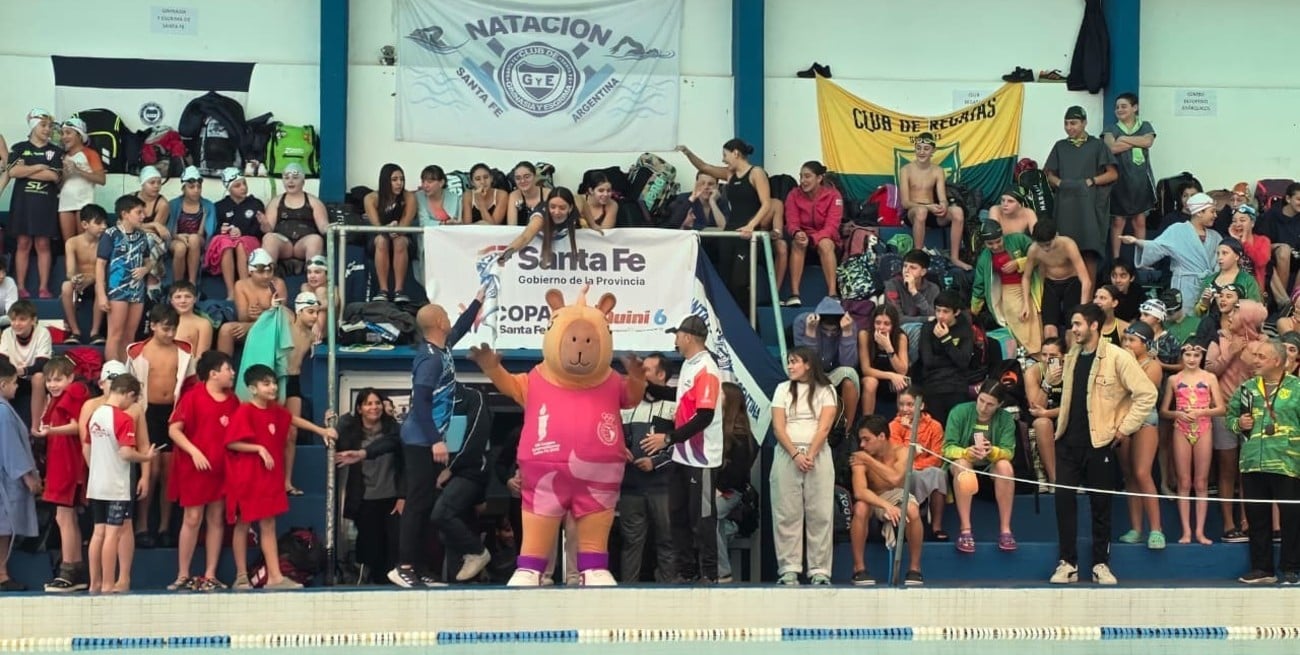 Malena Santillán “voló” en la Copa Santa Fe de natación
