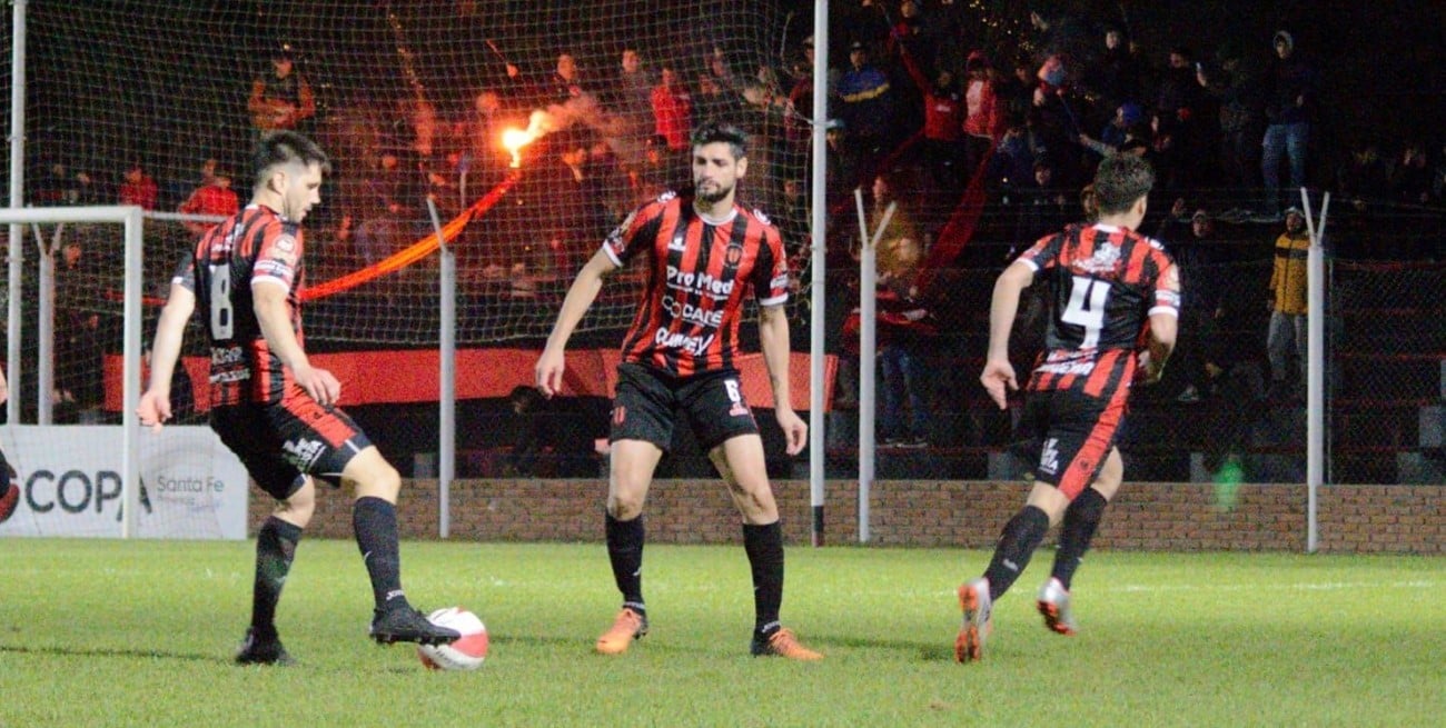 Carcarañá: un policía resultó herido mientras hacía adicionales en un partido de fútbol 

