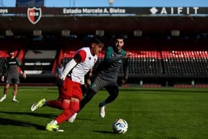 Ese encuentro terminó con victoria “leprosa” por 2 a 0, con tantos de los juveniles Francisco Scarpeccio y Jerónimo Gómez Mattar, ambos marcados en la primera etapa.