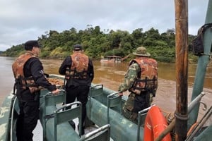 El operativo se desarrolla por tierra y agua.