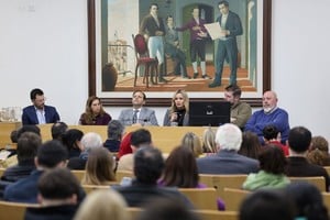 Los expertos disertaron en la Sala Mariano Moreno (FCJyS). Foto: Gentileza Concejo