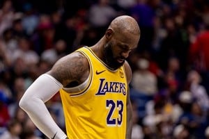 LeBron James le dice adiós a los Lakers. Foto: Reuters