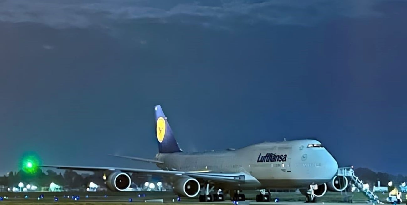 El Aeropuerto de Rosario recibió cinco vuelos desviados por niebla en Ezeiza, entre ellos un icónico Boeing 747