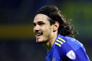 Cavani cierra un paso con más pena que gloria por Boca.