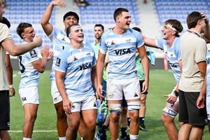 Los Pumitas y un nuevo festejo en el Mundial M20. Foto: Prensa UAR - Gaspafotos (Giorgi Ebanoidze).