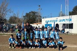 Los Espartanos. Niños del club La Pepita dando sus primeros pasos. Gentileza