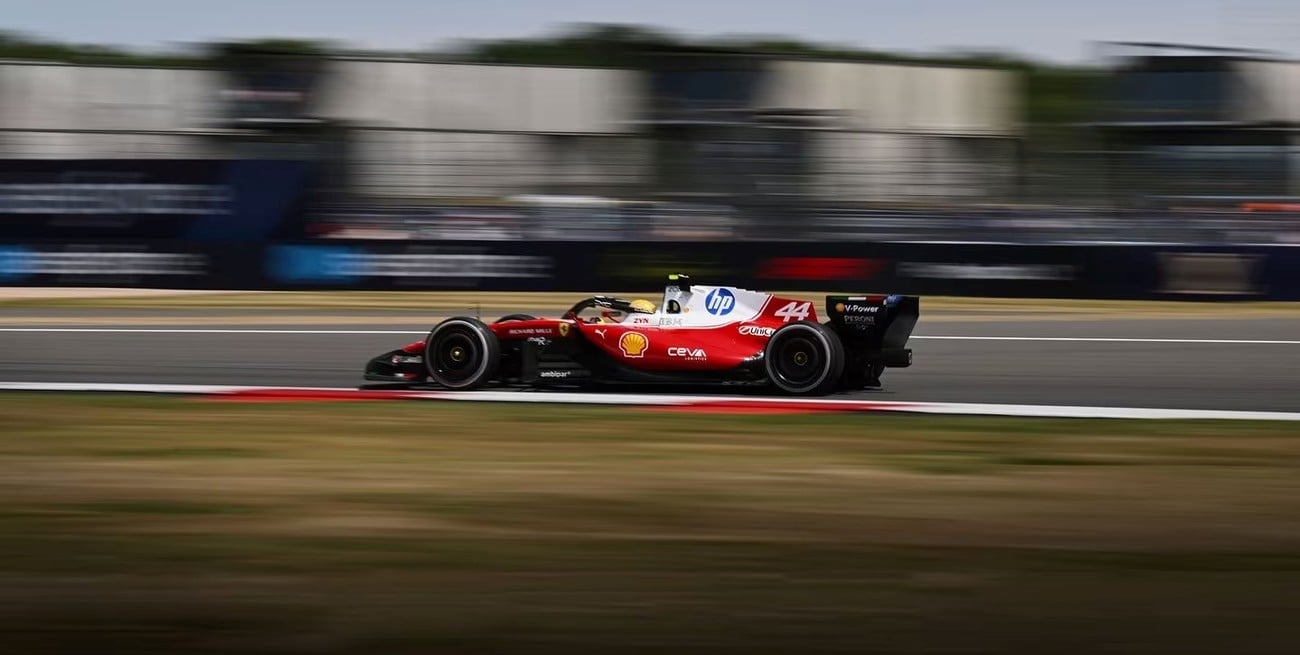 Hamilton hizo vibrar Silverstone: Ferrari dominó la clasificación Sprint