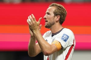 Harry Kane, de Inglaterra, saluda al término del partido de dieciseisavos de final ante Congo (Xinhua/Xu Zijian) (da) (ra) (ah)